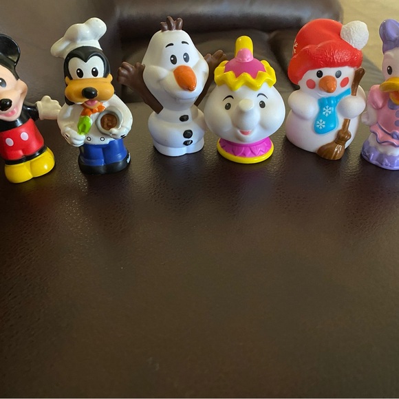 6 Fisher Price Disney Snowman Mickey Goofy Olaf Daisy Ms Potts Figurine Toys - Picture 2 of 12